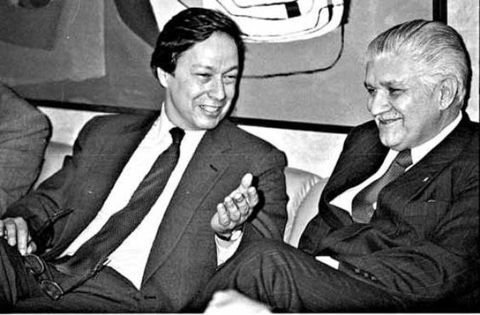 Pedro Malan conversa em 1993 com o presidente do Senado, Mauro Benevides, que precisava chancelar os títulos(foto: Jefferson Pinheiro/CB/D.A Press) Pedro Malan conversa em 1993 com o presidente do Senado, Mauro Benevides, que precisava chancelar os títulos(foto: Jefferson Pinheiro/CB/D.A Press)
