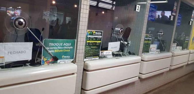 Das 24 estações, 13 ficaram sem abrir as bilheterias na quinta e na sexta-feira(foto: Alan Rios/CB/D.A Press) Das 24 estações, 13 ficaram sem abrir as bilheterias na quinta e na sexta-feira(foto: Alan Rios/CB/D.A Press)