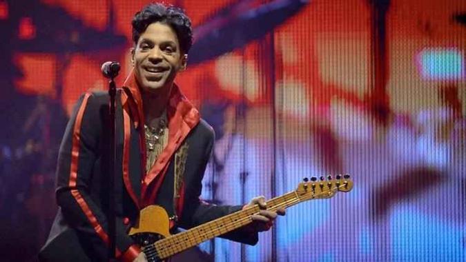 Morte de Prince ganha novo capítulo com revelação de que o cantor tinha dose extremamente alta de fentanila em seu corpo(foto: Dirk Waem/AFP ) Morte de Prince ganha novo capítulo com revelação de que o cantor tinha dose extremamente alta de fentanila em seu corpo(foto: Dirk Waem/AFP )