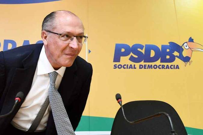 Alckmin aponta que a chapa de Fernando Haddad já tem passaporte carimbado para o segundo turno(foto: Evaristo Sa/AFP) Alckmin aponta que a chapa de Fernando Haddad já tem passaporte carimbado para o segundo turno(foto: Evaristo Sa/AFP)