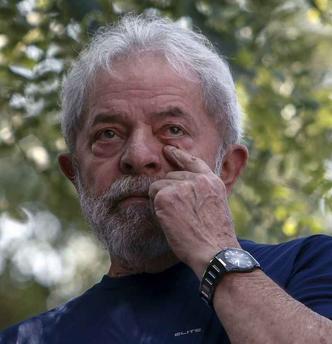 Lula está preso desde abril em Curitiba, base da Lava-Jato(foto: Miguel Schincariol/AFP) Lula está preso desde abril em Curitiba, base da Lava-Jato(foto: Miguel Schincariol/AFP)