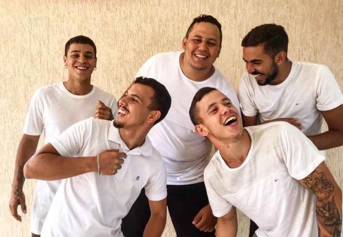 O grupo está na estrada há 1 ano e faz shows em bares e eventos privados(foto: Divulgação) O grupo está na estrada há 1 ano e faz shows em bares e eventos privados(foto: Divulgação)