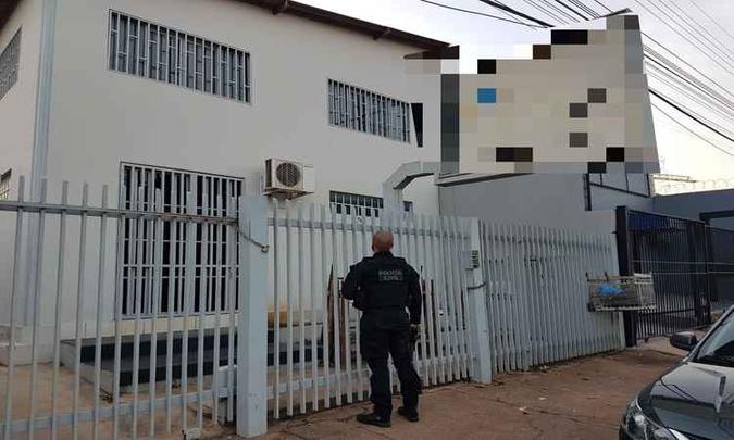 Polícia Civil cumpriu nesta terça-feira mandados de busca e apreensão em endereços de cinco regiões do Distrito Federal(foto: Divulgação/PCDF) Polícia Civil cumpriu nesta terça-feira mandados de busca e apreensão em endereços de cinco regiões do Distrito Federal(foto: Divulgação/PCDF)