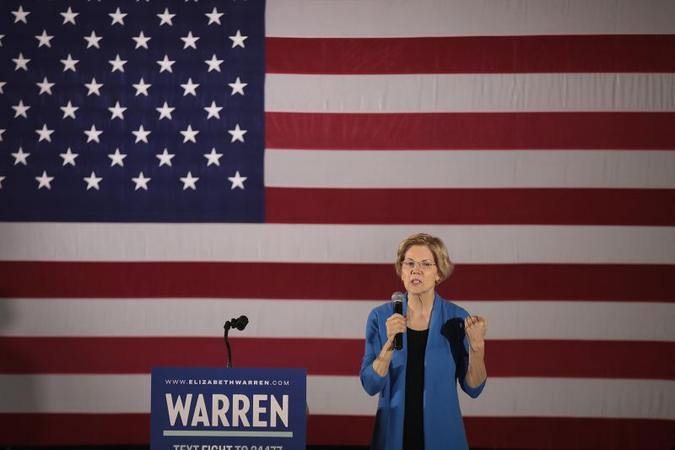 A senadora Elizabeth Warren, principal rival de Biden: momento favorável para faturar com o inquérito (foto: Scott Olson/Getty Images/AFP ) A senadora Elizabeth Warren, principal rival de Biden: momento favorável para faturar com o inquérito (foto: Scott Olson/Getty Images/AFP )