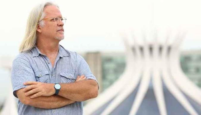 Behr escolheu os poemas mais conhecidos e com menos %u201Cpolêmicas tradutórias%u201D (foto: Celso Junior/Divulgação) Behr escolheu os poemas mais conhecidos e com menos %u201Cpolêmicas tradutórias%u201D (foto: Celso Junior/Divulgação)