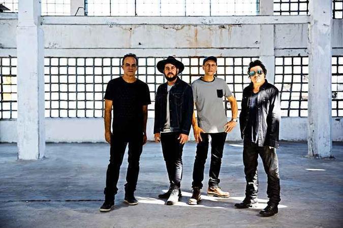 A banda deve lançar um álbum de músicas inéditas no segundo semestre deste ano(foto: Leo Aversa/Divulgação) A banda deve lançar um álbum de músicas inéditas no segundo semestre deste ano(foto: Leo Aversa/Divulgação)