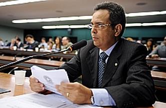 Félix Mendonça Júnior critica prática abusiva do telemarketing.(foto: Arquivo/Brizza Cavalcante) Félix Mendonça Júnior critica prática abusiva do telemarketing.(foto: Arquivo/Brizza Cavalcante)