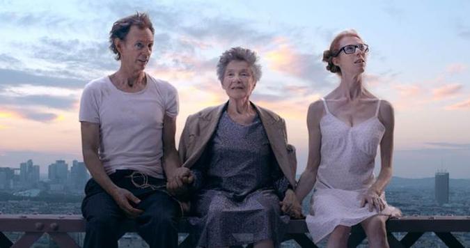 Perdidos em Paris conta a história de um encontro e é o último filme de Emmanuelle Riva (C), estrela da Nouvelle Vague(foto: Pandora Filmes/Divulgação) Perdidos em Paris conta a história de um encontro e é o último filme de Emmanuelle Riva (C), estrela da Nouvelle Vague(foto: Pandora Filmes/Divulgação)