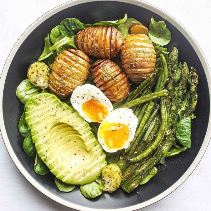 Doce ou salgado, não importa: saber misturar os ingredientes de forma a que o bowl fique equilibrado é o segredo(foto: La vie plaisirs/Reprodução) Doce ou salgado, não importa: saber misturar os ingredientes de forma a que o bowl fique equilibrado é o segredo(foto: La vie plaisirs/Reprodução)