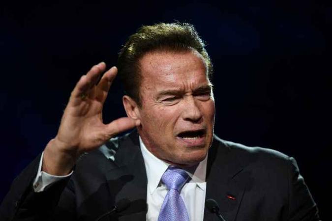 Arnold Schwarzenegger em dezembro de 2017, durante sua participação na conferência One Planet, em Paris (foto: AFP/Arquivos / Eric FEFERBERG) Arnold Schwarzenegger em dezembro de 2017, durante sua participação na conferência One Planet, em Paris (foto: AFP/Arquivos / Eric FEFERBERG)