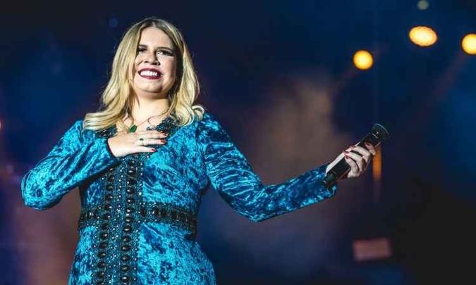 Mesmo afastada dos palcos, Marília Mendonça lançou o single 'Graveto'(foto: Texto Mais Ideias/Divulgação) Mesmo afastada dos palcos, Marília Mendonça lançou o single 'Graveto'(foto: Texto Mais Ideias/Divulgação)