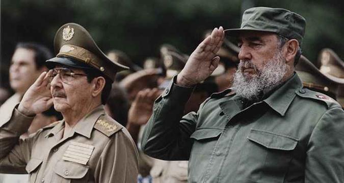 Após a morte de Fidel, em 2016, seu irmão Raúl assumiu a liderança de Cuba(foto: Marice Cohn Band/Miami Herald) Após a morte de Fidel, em 2016, seu irmão Raúl assumiu a liderança de Cuba(foto: Marice Cohn Band/Miami Herald)