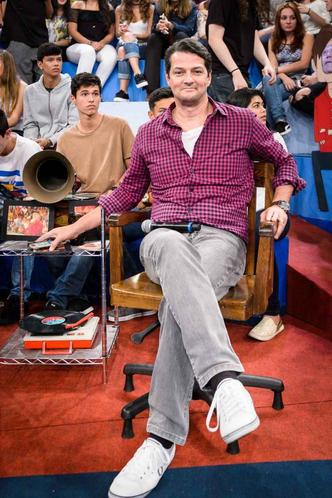 Marcelo Serrado é do tipo de ator que não foge de posicionamentos: 'Sou uma pessoa que gosta de falar de política, me pronuncio e às vezes tomo um certo cuidado, mas é difícil, vivemos um momento de tristeza'(foto: Ramón Vasconcelos/Divulgação) Marcelo Serrado é do tipo de ator que não foge de posicionamentos: 'Sou uma pessoa que gosta de falar de política, me pronuncio e às vezes tomo um certo cuidado, mas é difícil, vivemos um momento de tristeza'(foto: Ramón Vasconcelos/Divulgação)