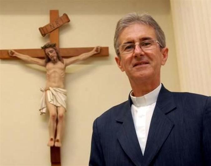 Arcebispo de Uberaba, dom Paulo Mendes Peixoto assumiu, ontem, a administração da diocese de Formosa(foto: Arquidiocese de Uberaba (MG)) Arcebispo de Uberaba, dom Paulo Mendes Peixoto assumiu, ontem, a administração da diocese de Formosa(foto: Arquidiocese de Uberaba (MG))