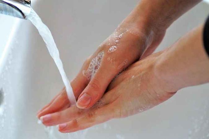 Lavar as mãos com água e sabão é um dos principais cuidados(foto: Reprodução/Pixabay) Lavar as mãos com água e sabão é um dos principais cuidados(foto: Reprodução/Pixabay)