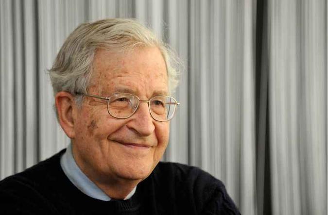 O linguista, professor do Massachusetts Institute of Technology (MIT) e ativista norte-americano Noam Chomsky(foto: AFP) O linguista, professor do Massachusetts Institute of Technology (MIT) e ativista norte-americano Noam Chomsky(foto: AFP)