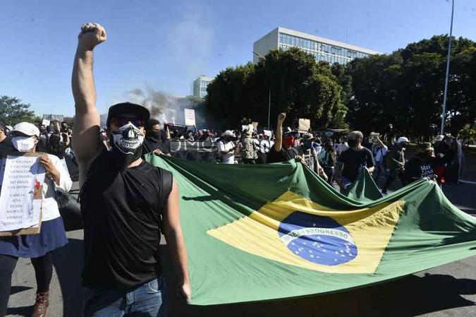 Ato antifascismo na Esplanada no último dia 7: grupo volta ao local neste domingo(foto: Minervino Júnior/CB/D.A Press)