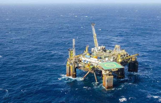 Plataforma de petróleo da Petrobras: mercado teme que a companhia volte à política do passado de descolar o seu preço das cotações internacionais(foto: Agência Petrobras/Divulgação) Plataforma de petróleo da Petrobras: mercado teme que a companhia volte à política do passado de descolar o seu preço das cotações internacionais(foto: Agência Petrobras/Divulgação)