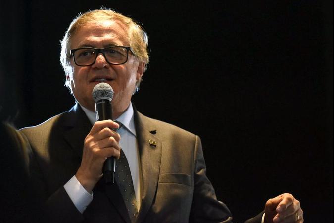 O ministro da Educação se salvou das críticas levadas por deputados ao presidente, mas não de queixas públicas sobre seu comportamento(foto: Diego Rocha/MEC/AFP) O ministro da Educação se salvou das críticas levadas por deputados ao presidente, mas não de queixas públicas sobre seu comportamento(foto: Diego Rocha/MEC/AFP)