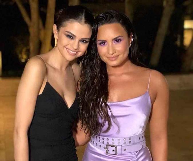 As artistas, que se conhecem desde os 10 anos de idade, trocaram mensagens no Instagram uma semana antes do reencontro(foto: Internet/Reprodução) As artistas, que se conhecem desde os 10 anos de idade, trocaram mensagens no Instagram uma semana antes do reencontro(foto: Internet/Reprodução)