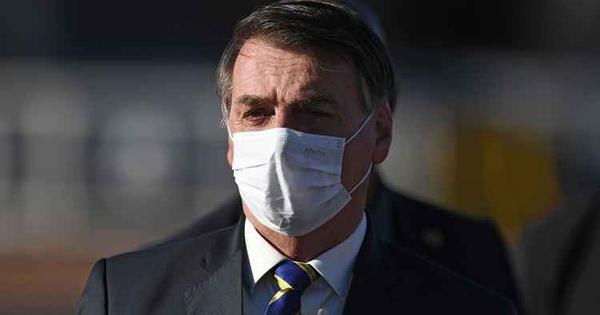 Bolsonaro est&aacute; com sintomas de covid-19 e faz exames no HFA