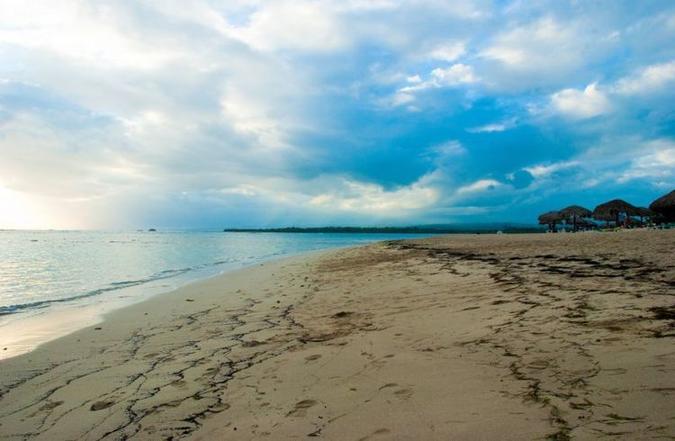 A Playa Dorada é uma das mais bonitas da cidade(foto: Wikimedia Commons/Reprodução) A Playa Dorada é uma das mais bonitas da cidade(foto: Wikimedia Commons/Reprodução)