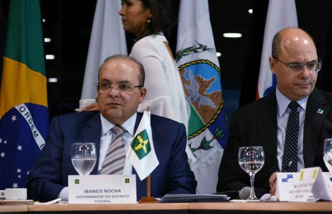 Ibaneis fez críticas ao modo com que Bolsonaro vem tratando o preço dos combustíveis(foto: Ed Alves/CB/D.A Press) Ibaneis fez críticas ao modo com que Bolsonaro vem tratando o preço dos combustíveis(foto: Ed Alves/CB/D.A Press)