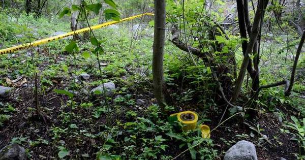 Pelo menos 23 corpos são encontrados em cova clandestina no México ...