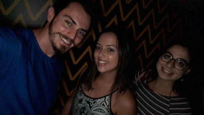 Mesmo em uma câmara escura, a linha A consegue tirar selfies sem flash (foto: Rafaella Panceri/Esp.CB/D.A Press) Mesmo em uma câmara escura, a linha A consegue tirar selfies sem flash (foto: Rafaella Panceri/Esp.CB/D.A Press)