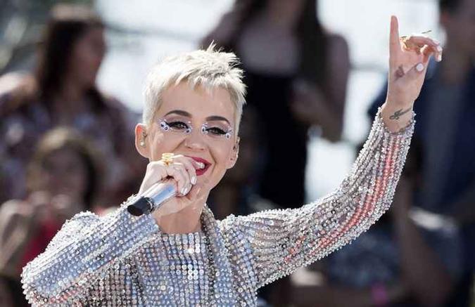 Katy Perry está em cinco indicações, entre elas a melhor vídeo pop e colaboração para 'Chained To The Rythm' (foto: VALERIE MACON) Katy Perry está em cinco indicações, entre elas a melhor vídeo pop e colaboração para 'Chained To The Rythm' (foto: VALERIE MACON)
