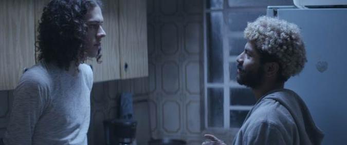 Shico Menegat e Bruno Fernandes em cena do longa Tinta bruta(foto: Avante Filmes/ Divulgação) Shico Menegat e Bruno Fernandes em cena do longa Tinta bruta(foto: Avante Filmes/ Divulgação)