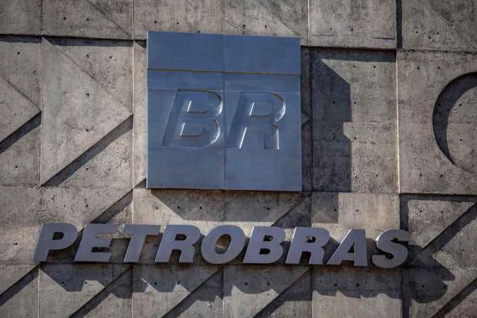 Ações da Petrobras subiram 4% nesta segunda-feira (16)(foto: Mauro Pimentel/AFP) Ações da Petrobras subiram 4% nesta segunda-feira (16)(foto: Mauro Pimentel/AFP)