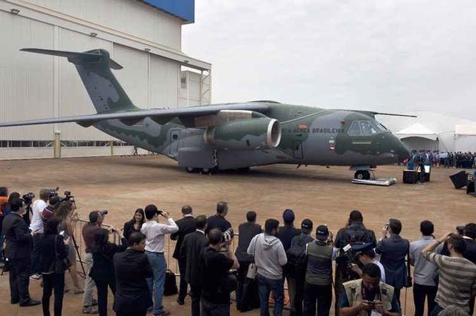 A Embraer, que teve uma receita de R$ 21,4 bilhões no ano passado, se prepara para novos saltos tecnológicos(foto: Nelson Almeida/AFP - 21/10/14) A Embraer, que teve uma receita de R$ 21,4 bilhões no ano passado, se prepara para novos saltos tecnológicos(foto: Nelson Almeida/AFP - 21/10/14)