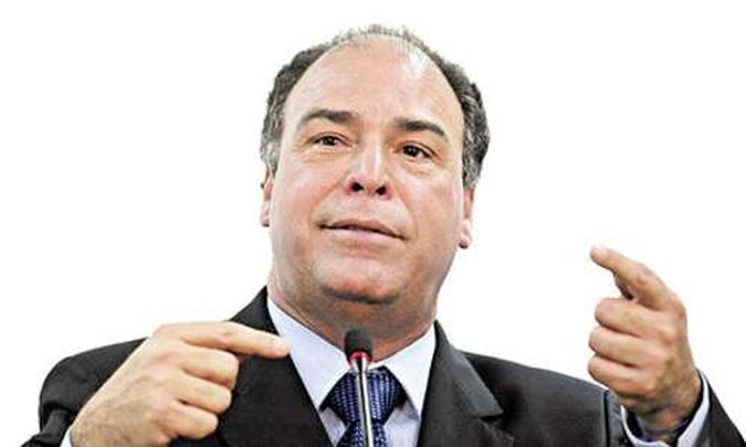 Bezerra, ministro da Integração Nacional, tem o irmão e o filho como pré-candidatos a prefeito de Petrolina (PE) (foto: Gustavo Moreno/CB/D.A Press - 4/1/12) Bezerra, ministro da Integração Nacional, tem o irmão e o filho como pré-candidatos a prefeito de Petrolina (PE) (foto: Gustavo Moreno/CB/D.A Press - 4/1/12)