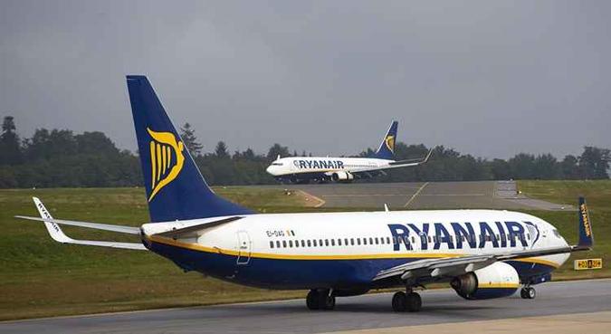 A Ryanair anunciou o cancelamento de 250 voos previstos para esta sexta-feira com origem ou destino na Alemanha(foto: AFP) A Ryanair anunciou o cancelamento de 250 voos previstos para esta sexta-feira com origem ou destino na Alemanha(foto: AFP)