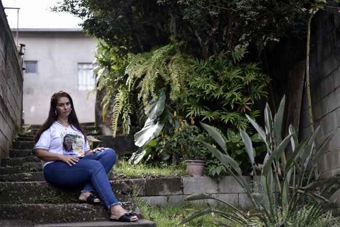 Natalia de Oliveira perdeu a irmã e os amigos no colapso da barragem em 25 de janeiro de 2019. O rompimento resultou em um dos piores acidentes industriais do país. Milhões de toneladas de resíduos tóxicos de mineração engoliram casas, fazendas e cursos de água, devastando a região rica em minerais no sudeste de Minas Gerais. (foto: DOUGLAS MAGNO / AFP) Natalia de Oliveira perdeu a irmã e os amigos no colapso da barragem em 25 de janeiro de 2019. O rompimento resultou em um dos piores acidentes industriais do país. Milhões de toneladas de resíduos tóxicos de mineração engoliram casas, fazendas e cursos de água, devastando a região rica em minerais no sudeste de Minas Gerais. (foto: DOUGLAS MAGNO / AFP)