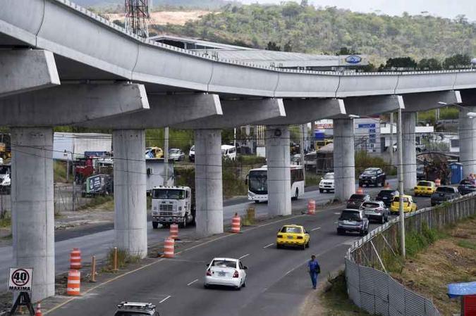 Uma visão geral da construção da linha 2 do metrô pela empresa brasileira Odebrecht na Cidade do Panamá (foto: AFP / RODRIGO ARANGUA ) Uma visão geral da construção da linha 2 do metrô pela empresa brasileira Odebrecht na Cidade do Panamá (foto: AFP / RODRIGO ARANGUA )