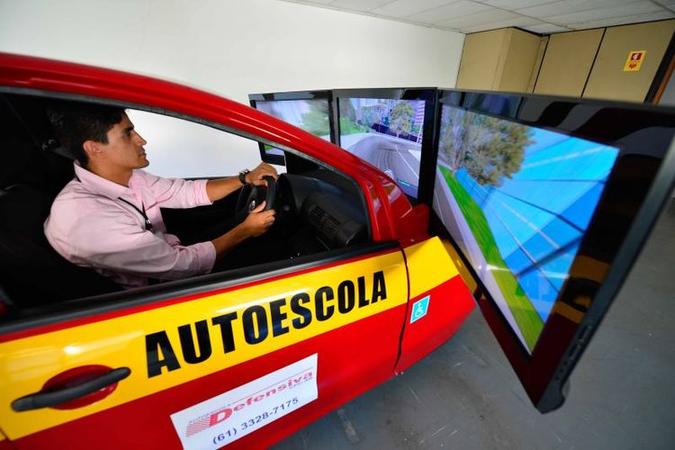A exigência do uso de simuladores, que vigora desde 2014, passa a ser facultativa (foto: Daniel Ferreira/CB/D.A Press) A exigência do uso de simuladores, que vigora desde 2014, passa a ser facultativa (foto: Daniel Ferreira/CB/D.A Press)