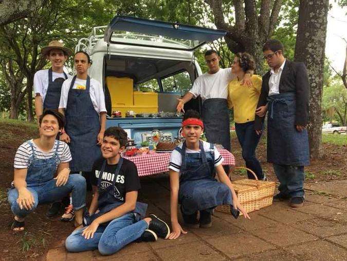 A Kombinha azul surgiu em 2016, e opera por parceria com o Instituto Ninar, que oferece atendimento para pessoas autistas (foto: Reprodução/Facebook ) A Kombinha azul surgiu em 2016, e opera por parceria com o Instituto Ninar, que oferece atendimento para pessoas autistas (foto: Reprodução/Facebook )