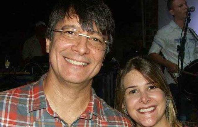Família estava com a babá Roseana Maria de Brito Souza, 23, grávida de quatro meses, voltando da casa dos pais do advogado quando houve o acidente(foto: Facebook/Reprodução) Família estava com a babá Roseana Maria de Brito Souza, 23, grávida de quatro meses, voltando da casa dos pais do advogado quando houve o acidente(foto: Facebook/Reprodução)
