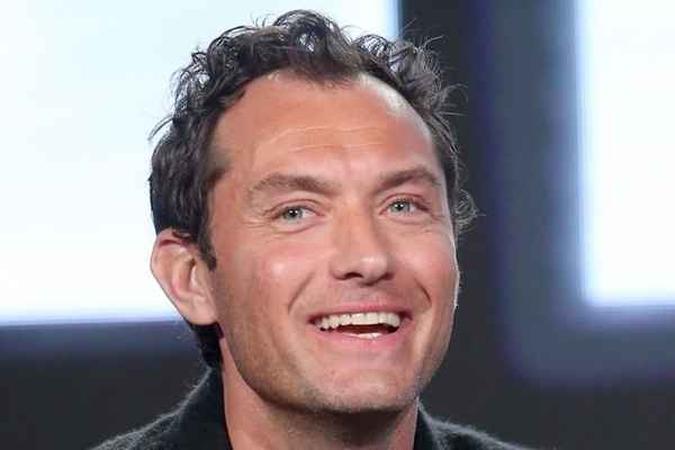 Ator Jude Law será o responsável por dar vida ao personagem Dumbledore na sequência de Animais fantásticos(foto: Frederick M. Brown) Ator Jude Law será o responsável por dar vida ao personagem Dumbledore na sequência de Animais fantásticos(foto: Frederick M. Brown)