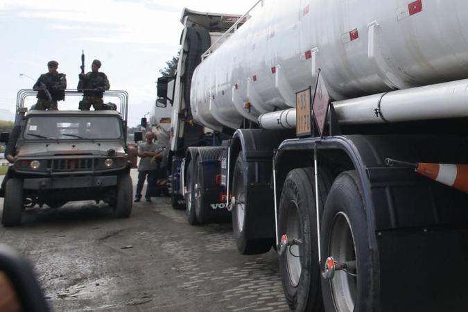 Em 2018, foi necessário mobilizar o Exército, para garantir a chegada de combustíveis e produtos de saúde nas cidades(foto: Tânia Rego/Agencia Brasil) Em 2018, foi necessário mobilizar o Exército, para garantir a chegada de combustíveis e produtos de saúde nas cidades(foto: Tânia Rego/Agencia Brasil)