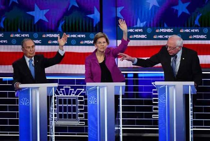 Os candidatos democratas à presidência Mike Bloomberg, a senadora Elizabeth Warren e o senador Bernie Sanders participam do nono debate democrata nas primárias da temporada de campanha presidencial de 2020, co-organizada pela NBC News, em Las Vegas, Nevada, em 19 de fevereiro de 2020.(foto: Mark RALSTON / AFP) Os candidatos democratas à presidência Mike Bloomberg, a senadora Elizabeth Warren e o senador Bernie Sanders participam do nono debate democrata nas primárias da temporada de campanha presidencial de 2020, co-organizada pela NBC News, em Las Vegas, Nevada, em 19 de fevereiro de 2020.(foto: Mark RALSTON / AFP)