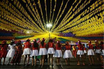 Na dança cordão de pássaros, aves da amazônia são homenageadas(foto: Roberto Castro/MTur) Na dança cordão de pássaros, aves da amazônia são homenageadas(foto: Roberto Castro/MTur)