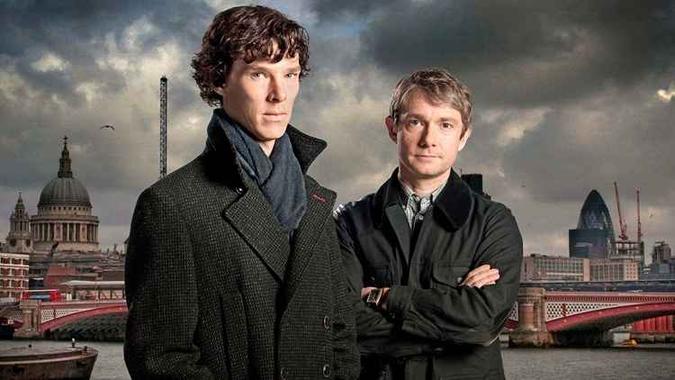 Benedict Cumberbatch e Martin Freeman protagonizam a série 'Sherlock', da BBC(foto: Reprodução/Internet) Benedict Cumberbatch e Martin Freeman protagonizam a série 'Sherlock', da BBC(foto: Reprodução/Internet)