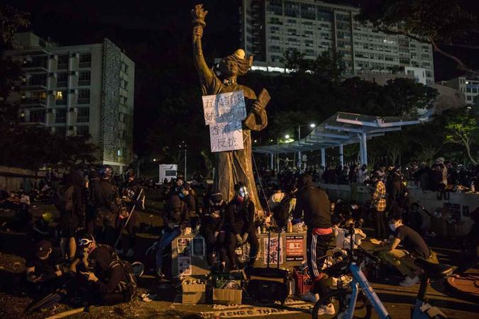 A Universidade Politécnica virou cenário de confrontos quando a polícia tentou deter uma estudante(foto: Dale De La Rey / AFP) A Universidade Politécnica virou cenário de confrontos quando a polícia tentou deter uma estudante(foto: Dale De La Rey / AFP)