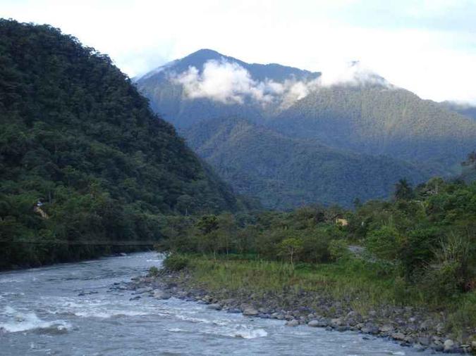 A Cordilheira dos Andes cruza a América do Sul, tendo ao lado a Floresta Amazônica: região é a mais biodiversa do continente(foto: Elizabeth Anderson/Divulgação - 11/8/06) A Cordilheira dos Andes cruza a América do Sul, tendo ao lado a Floresta Amazônica: região é a mais biodiversa do continente(foto: Elizabeth Anderson/Divulgação - 11/8/06)