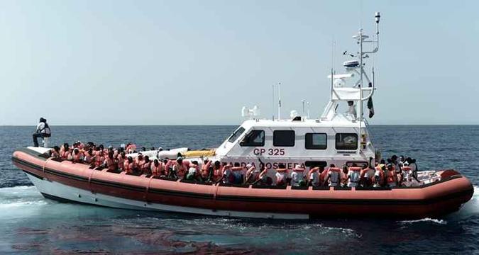 (foto: Kenny Karpov / SOS MEDITERRANEE / AFP) (foto: Kenny Karpov / SOS MEDITERRANEE / AFP)