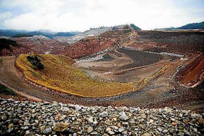 Rastro de destruição: 32 milhões de metros cúbicos de lama que vazaram de Mariana chegaram ao Espírito Santo(foto: José Cruz/Agência Brasil ) Rastro de destruição: 32 milhões de metros cúbicos de lama que vazaram de Mariana chegaram ao Espírito Santo(foto: José Cruz/Agência Brasil )