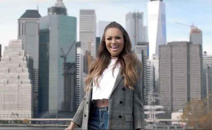 O CD/DVD já soma mais de 70 milhões de visualizações de vídeos disponíveis no canal da cantora na plataforma(foto: Perfexx Assessoria/Divulgação) O CD/DVD já soma mais de 70 milhões de visualizações de vídeos disponíveis no canal da cantora na plataforma(foto: Perfexx Assessoria/Divulgação)